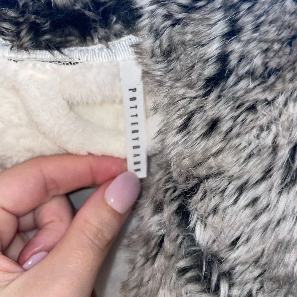 Pottery Barn Robe - Picture 2 of 4